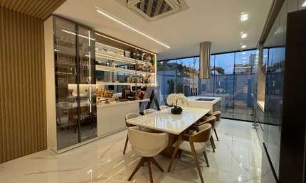 Casa com 3 quartos à venda na Rua Almirante Jaceguay, --, Santo Antônio, Joinville, 198 m2 por R$ 1.780.000