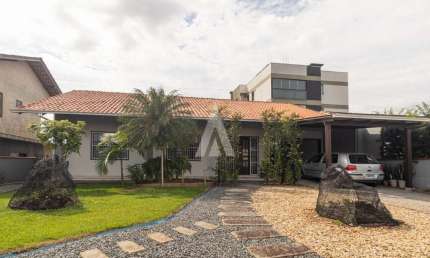 Casa com 3 quartos à venda na Rua Tabatinga, --, Iririú, Joinville, 138 m2 por R$ 799.000