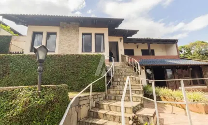 Casa com 4 quartos à venda na Rua Comendador Araújo, --, Bom Retiro, Joinville, 405 m2 por R$ 990.000