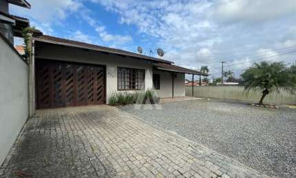 Casa com 4 quartos à venda na Rua Assis Brasil, --, Saguaçu, Joinville, 170 m2 por R$ 988.000