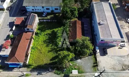 Terreno à venda na Rua Benjamin Constant, --, Glória, Joinville por R$ 800.000