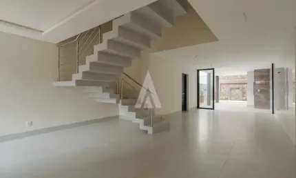 Casa com 4 quartos à venda na Rua Alvarenga Peixoto, --, América, Joinville, 209 m2 por R$ 1.490.000