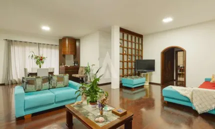 Casa com 3 quartos à venda na Rua Padre Anchieta, --, América, Joinville, 199 m2 por R$ 1.240.000
