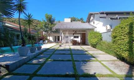 Casa com 4 quartos à venda na Capuchinho, --, Saguaçu, Joinville, 199 m2 por R$ 1.600.000