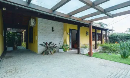 Casa com 3 quartos à venda na Dilmar Penski, --, Glória, Joinville, 300 m2 por R$ 990.000