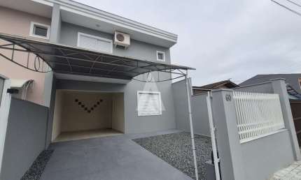 Casa com 3 quartos à venda na Rua Professor Felício Fuzinato, --, Costa e Silva, Joinville, 124 m2 por R$ 770.000