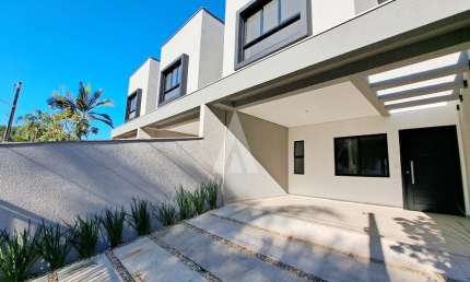 Casa com 3 quartos à venda na Rua Guilherme Berner, --, Santo Antônio, Joinville, 136 m2 por R$ 715.000