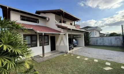 Casa com 3 quartos à venda na Rua Barriga Verde, --, Bom Retiro, Joinville, 268 m2 por R$ 1.350.000