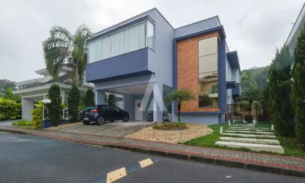 Casa em condomínio fechado com 3 quartos à venda na Rua Alceu Koehntopp, --, América, Joinville, 271 m2 por R$ 2.500.000