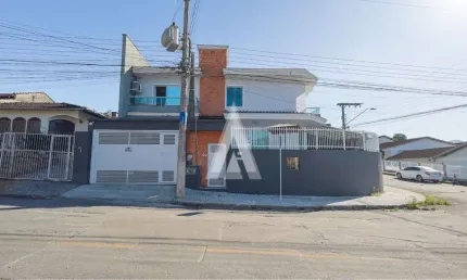 Casa com 3 quartos à venda na Rua Nazareno, --, Glória, Joinville, 142 m2 por R$ 890.000
