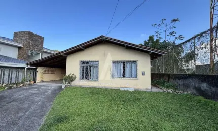 Casa com 3 quartos à venda na Rua Leopoldo Dietrich, --, Glória, Joinville, 234 m2 por R$ 799.000