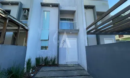 Casa com 2 quartos à venda na rua dos universitários, --, jardim sofia, joinville, 55 m2 por r$ 375.000