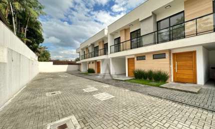 Casa em condomínio fechado com 3 quartos à venda na Rua Alberto Bornschein, --, Glória, Joinville, 119 m2 por R$ 646.000