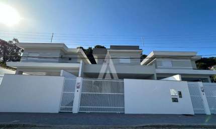 Casa com 4 quartos à venda na Rua Campo Alegre, --, Atiradores, Joinville, 270 m2 por R$ 2.350.000