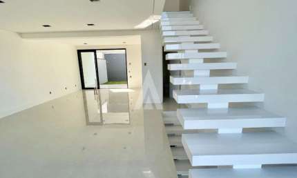 Casa com 3 quartos à venda na Rua Irani, --, Floresta, Joinville, 177 m2 por R$ 858.000