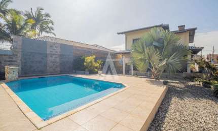 Casa com 3 quartos à venda na Rua Jacob Germano Baumer, --, Vila Nova, Joinville, 216 m2 por R$ 1.100.000