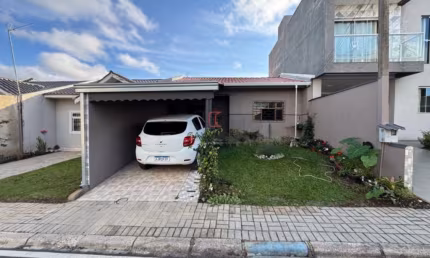 Linda casa com 2 quartos para locacao em condominio fechado na Fazenda Rio Grande perto da Havan