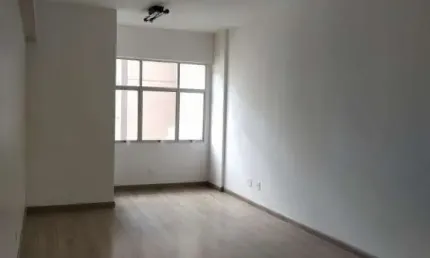 Sala comercial com 1 sala para alugar na Rua dos Timbiras, 1940, Lourdes, Belo Horizonte por R$ 700