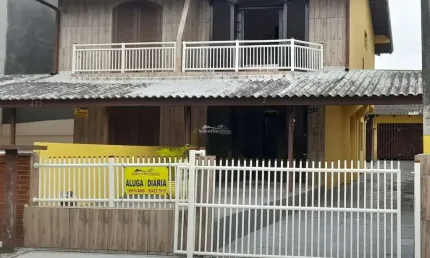 Casa com 3 quartos para alugar na Haroldo Marchioro, 483, Ipanema, Pontal do Paraná por R$ 500 Por Dia