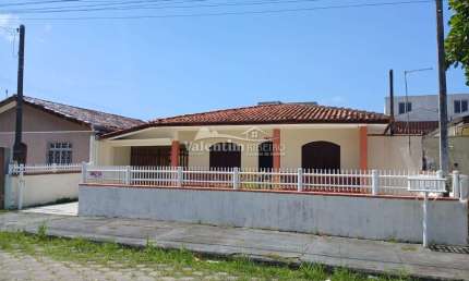 Casa com 3 quartos para alugar na Juscelino Kubstchek, Ipanema, Pontal do Paraná