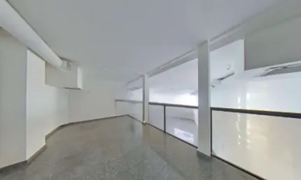 Prédio no alto da lapa de 942m², sendo 240m² vão livre, mezanino de 60m2, térreo de 287m²