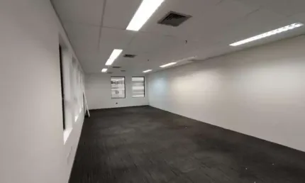 Sala comercial para locação em Pinheiros, 60m² com 2 vagas