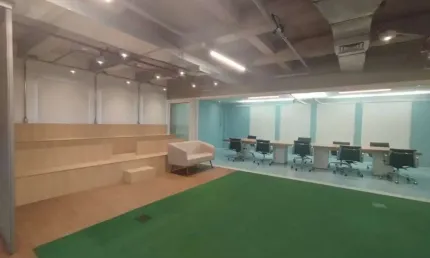 Sala comercial para locação em Pinheiros, com 120m² e 2 vagas de garagem.