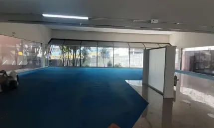 Loja no Ipiranga com acabamento refinado e fácil localização.