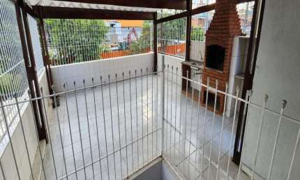 Casa sobrado à venda de 3 dormitórios e 2 vagas no Limão