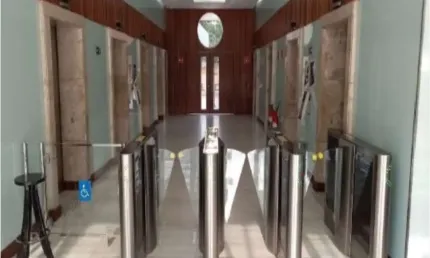 Sala Comercial de Alto Padrão no Brooklin Paulista, São Paulo - SP: 20 Vagas de Garagem e 559,89m² de Área!