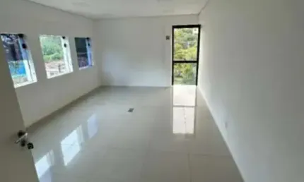 Prédio comercial à venda de 580m² com 11 salas, 11 banheiros, 1 vagas.