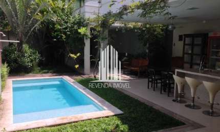Casa com 4 quartos para alugar no Real Parque, São Paulo 