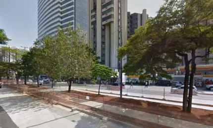 Conj comercial de 140 m² próximo a estações e comércios