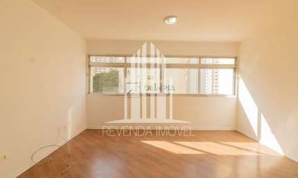 Excelente oportunidade! Venha conhecer este incrível apartamento de 90m², com 3 dormitórios sendo 1 suíte e 1 vaga de garagem. O imóvel possui armário