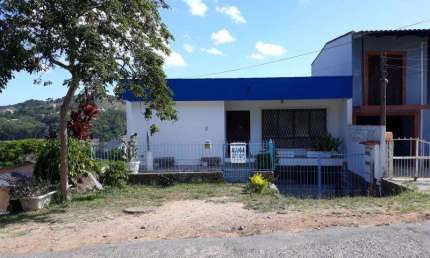 Casa no Bairro ABERTA DOS MORROS com 70 m2, 3 dormitórios, Sala. Área de serviço, Banheiro auxiliar, Banheiro social, Cozinha, Garagem, Pátio, Tanque