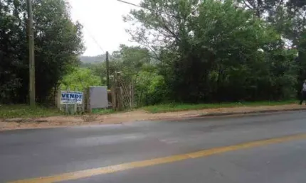 Terreno medindo  55 x 274  , com 15.070 metros quadrados , com escritura e registro , documentos em dia.
