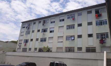 Apto com 02 dormitórios , sala, cozinha, banheiro, área de serviços e 01 box de estacionamento escriturado