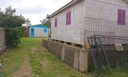 Casa com 2 quartos à venda no Belém Novo, Porto Alegre  por R$ 180.000
