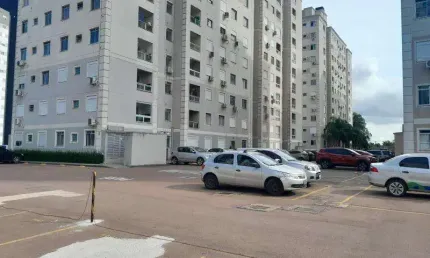 Apto desocupado com 2 dormitórios , sala, sacada com churrasqueira, banheiro, cozinha com móveis, tanque , box de estacionamento escriturado, piso em porcelanato,  01 Ar Split ,2 elevadores e infra co