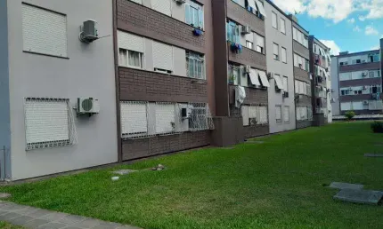 Apto desocupado com 02 dormitórios , sala, cozinha, banheiro , área de serviços, estacionamento rotativo. condominio com portária 24hs.