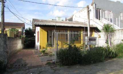 Casa no Bairro CAMAQUA com 60 m2, 2 dormitórios, Ar condicionado, Área de serviço, Banheiro social, Churrasqueira, Cozinha, Pátio, Tanque
