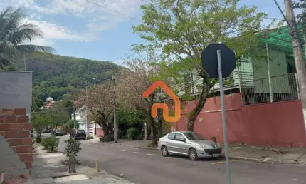 Casa com 4 dormitórios à venda, 500 m² por R$ 950.000,00 - São Francisco - Niterói/RJ