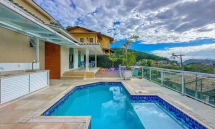Casa com 3 suítes +  reversível  à venda, 226 m² por R$ 1.700.000 - Engenho do Mato - Niterói/RJ