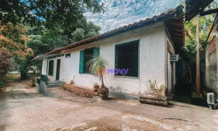 Área para Venda com 4 casas em Pendotiba, Niterói-RJ