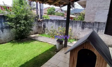 Ótima casa de 4 quartos à venda no Maravista - Niterói!!!