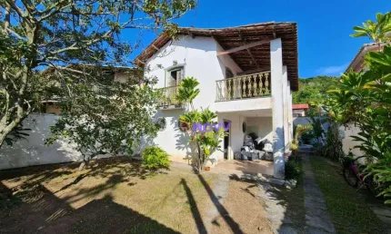 Casa  fora de condomínio, com 2 dormitórios à venda, 161 m² por R$ 980.000 - Piratininga - Niterói/RJ