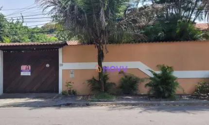 Casa com 4 dormitórios, suítes, piscina, 220 m² por R$ 695.000 - Pendotiba - Niterói/RJ