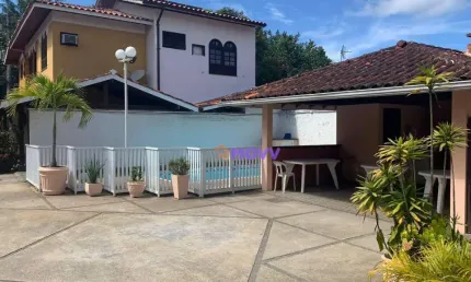 Casa com 3 dormitórios à venda, 180 m² por R$ 600.000,00 - Itaipu - Niterói/RJ
