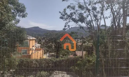 Casa duplex em condomínio com  3 quartos 2 vagas e lazer