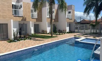 Sobrado 2 quartos 2 suítes  piscina coletiva e privativa 300 m mar itanhaém